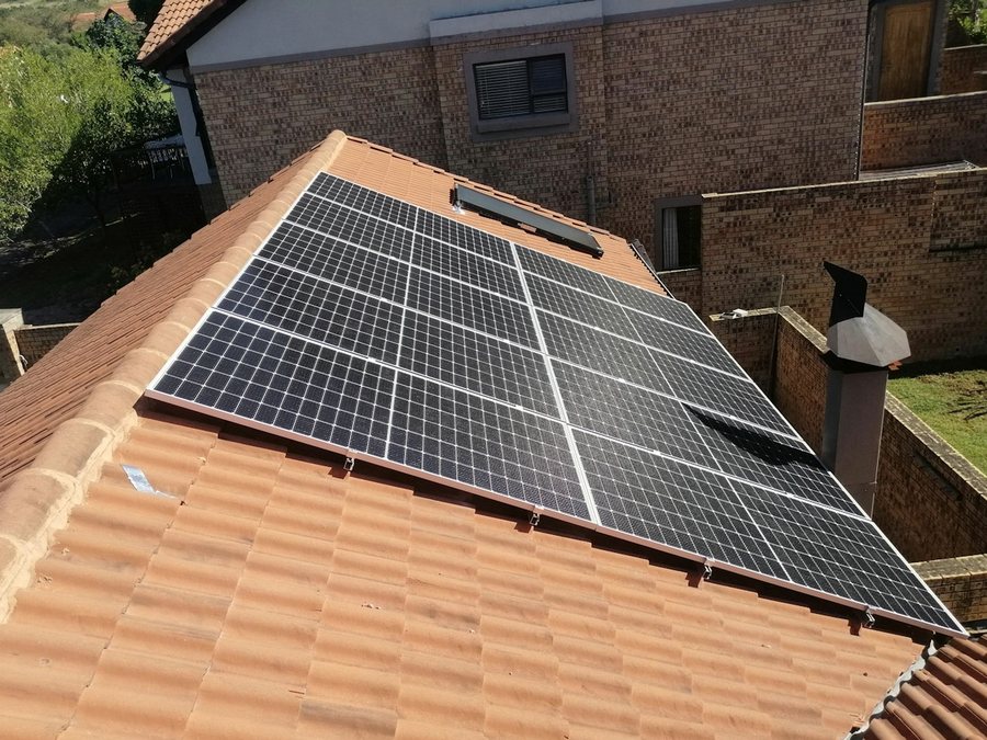 London Solar Pros solar installer on a panel installation in London, Ontario